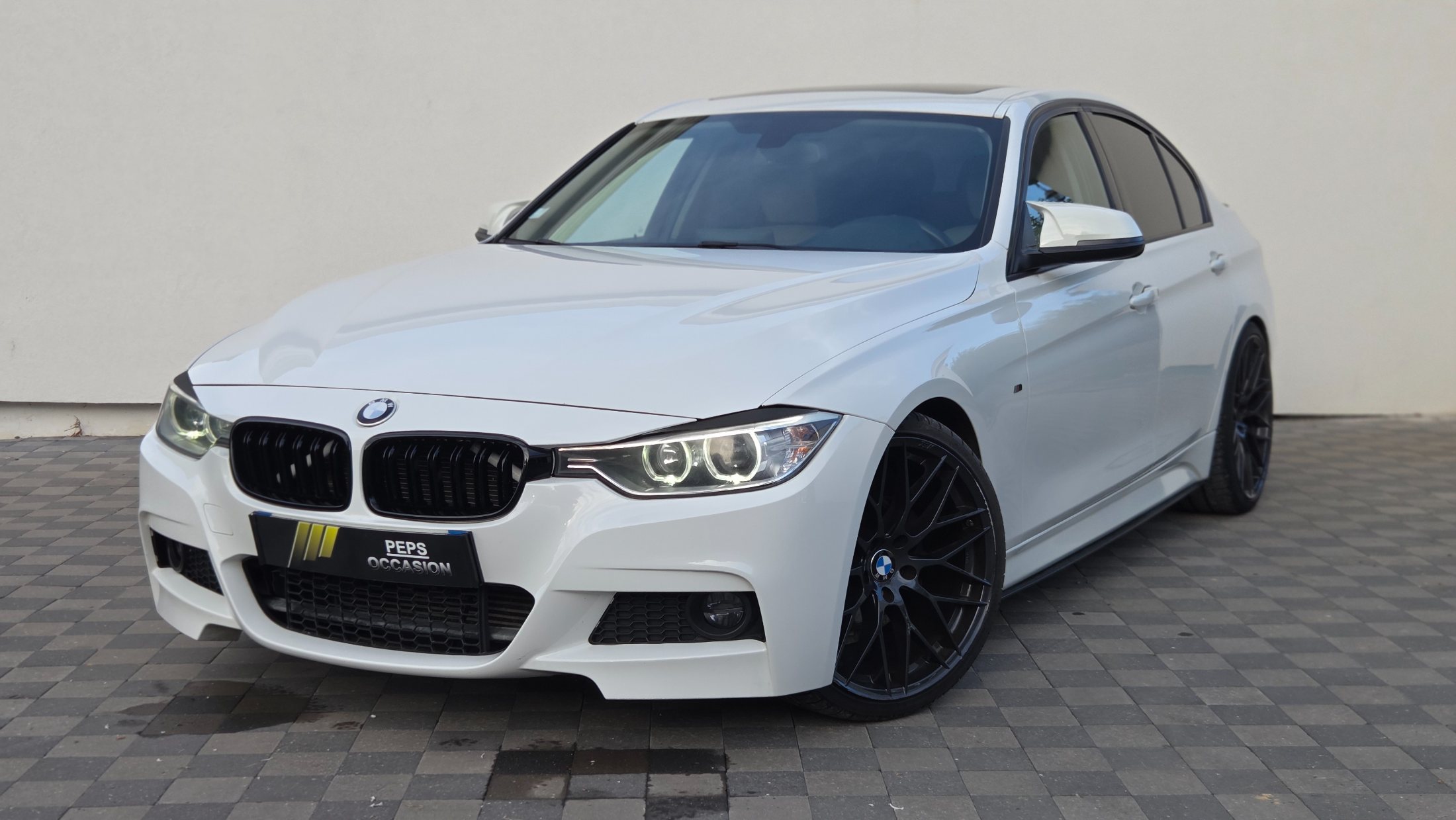 BMW 320i F30